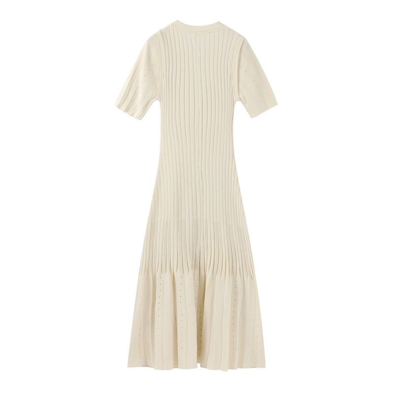 Slim-Fit-Kleid aus Strick mit rundem Ausschnitt und einem Knopf
