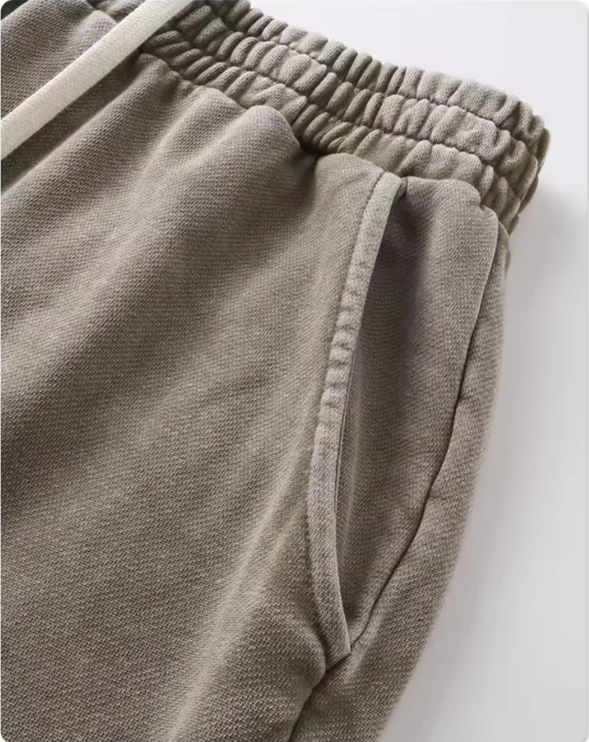 Jogginghose mit weitem Bein