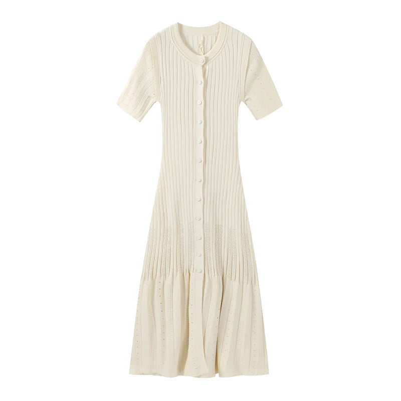 Slim-Fit-Kleid aus Strick mit rundem Ausschnitt und einem Knopf