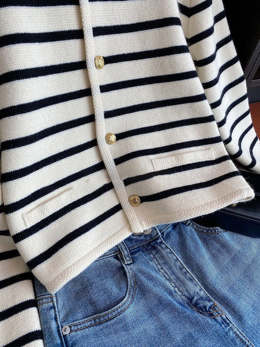 gestreifter Cardigan